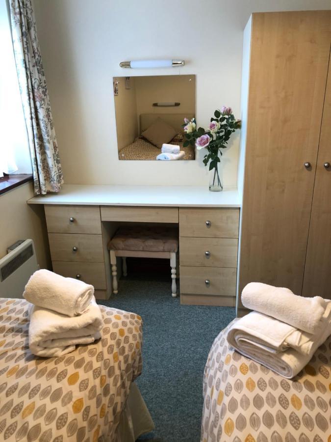 Quayside Close Holiday Apartments 풀 외부 사진