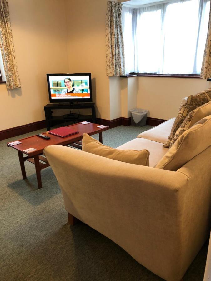 Quayside Close Holiday Apartments 풀 외부 사진