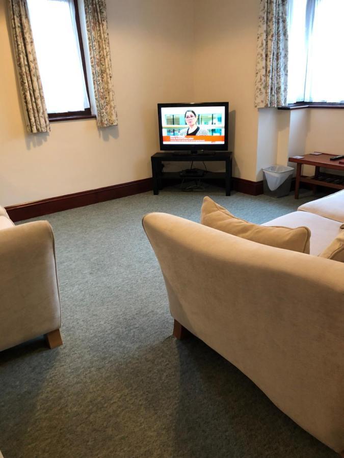 Quayside Close Holiday Apartments 풀 외부 사진