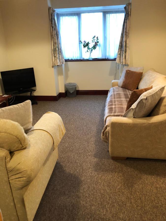 Quayside Close Holiday Apartments 풀 외부 사진