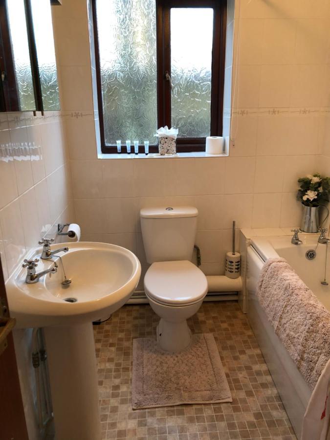 Quayside Close Holiday Apartments 풀 외부 사진